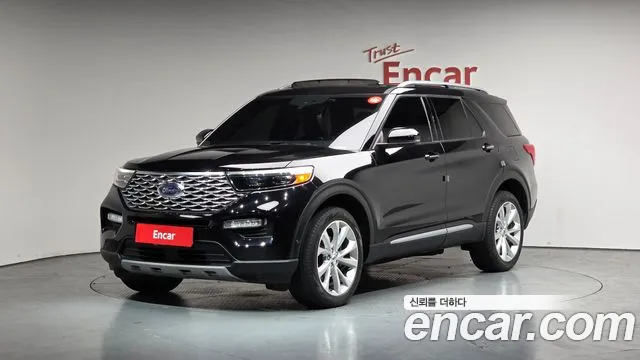 Ford Explorer 2022 — фото 1