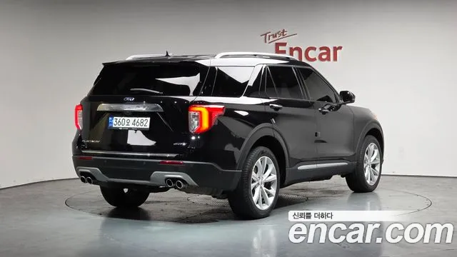 Ford Explorer 2022 — фото 2