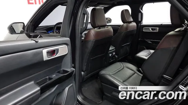 Ford Explorer 2022 — фото 18