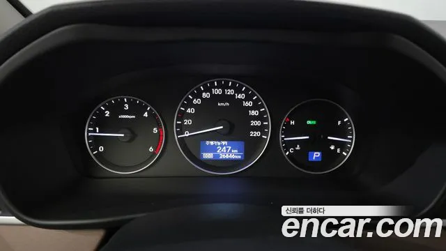 Hyundai Starex 2021 — фото 8