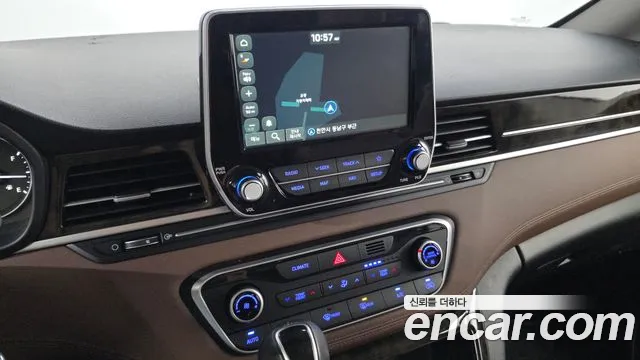 Hyundai Starex 2021 — фото 16