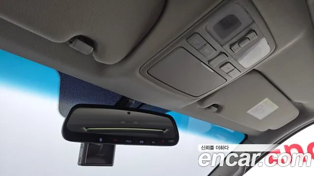Hyundai Starex 2021 — фото 18