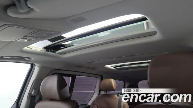 Hyundai Starex 2021 — фото 19