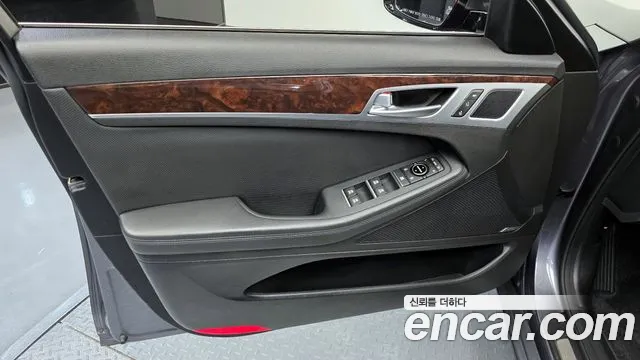 Hyundai Genesis 2016 — фото 14