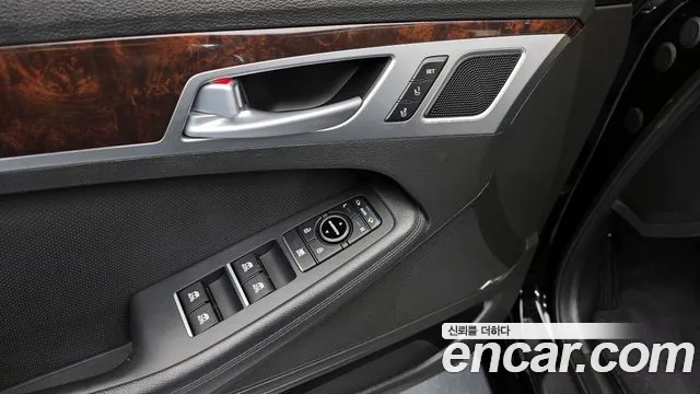 Hyundai Genesis 2016 — фото 11