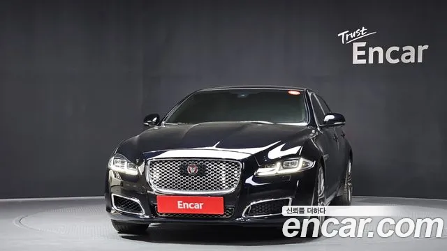 Jaguar XJ 2016 — фото 3