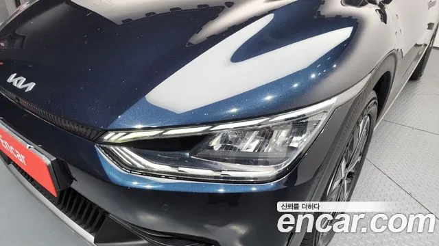 Kia EV6 2022 — фото 8