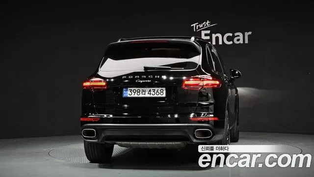 Porsche Cayenne 2015 — фото 4