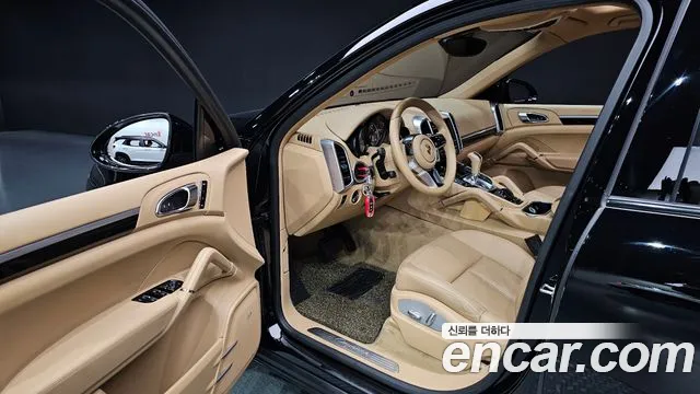 Porsche Cayenne 2015 — фото 11