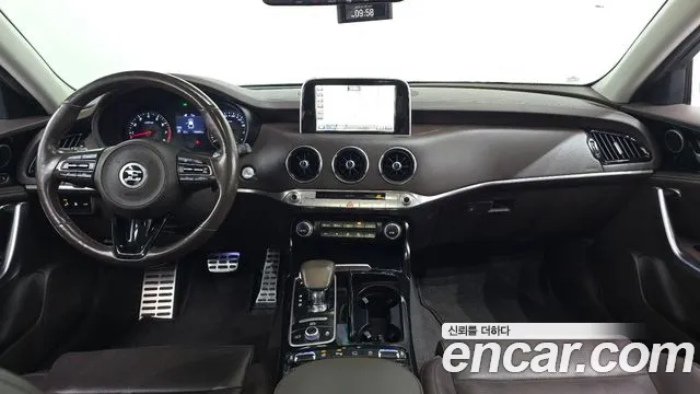 Kia Stinger 2018 — фото 10