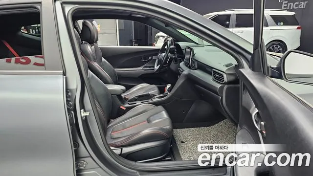 Hyundai Veloster 2018 — фото 11