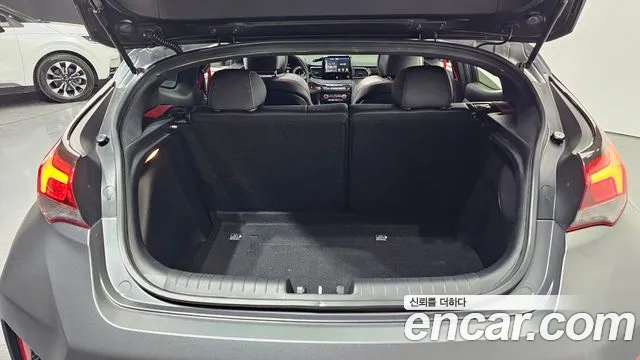 Hyundai Veloster 2018 — фото 20