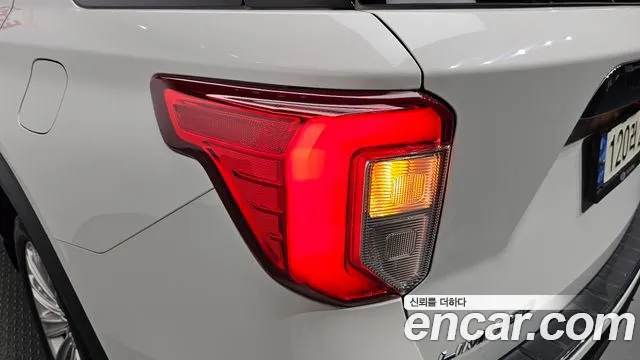Ford Explorer 2021 — фото 9
