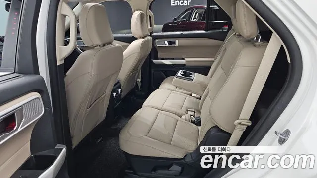 Ford Explorer 2021 — фото 16
