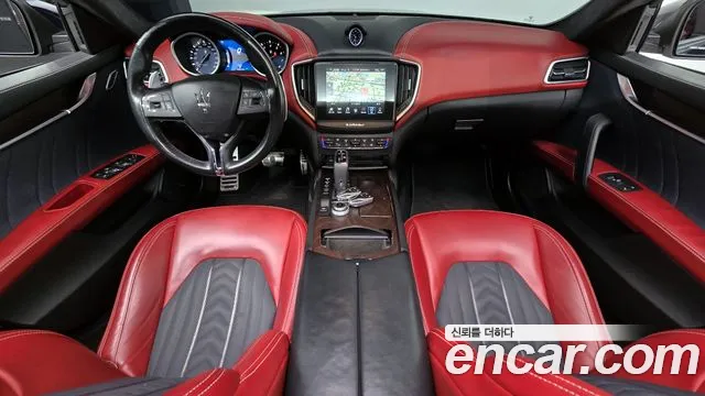 Maserati Ghibli 2019 — фото 10