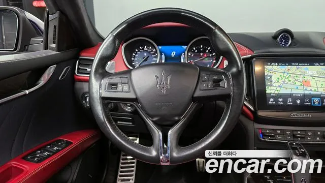 Maserati Ghibli 2019 — фото 19