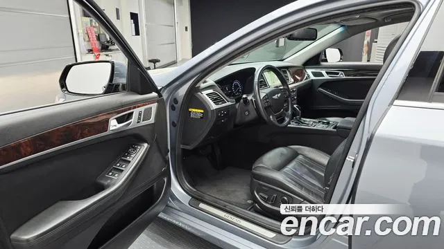 Hyundai Genesis 2015 — фото 10
