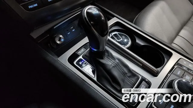 Hyundai Genesis 2015 — фото 9