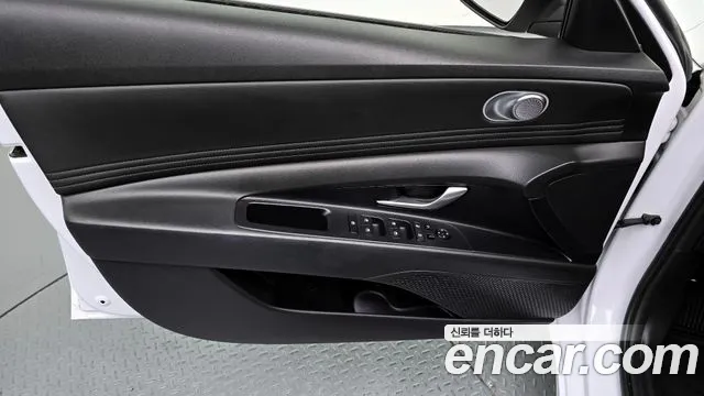 Hyundai AVANTE 2021 — фото 16