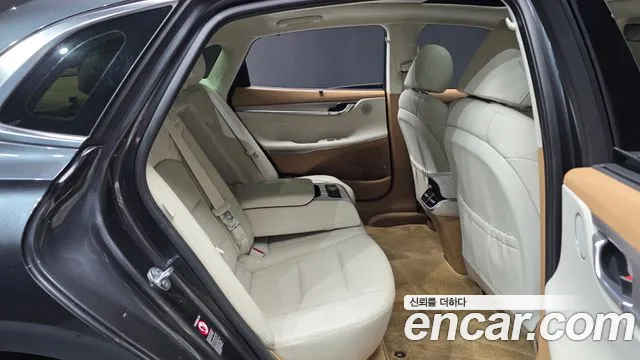 Hyundai Grandeur 2022 — фото 18