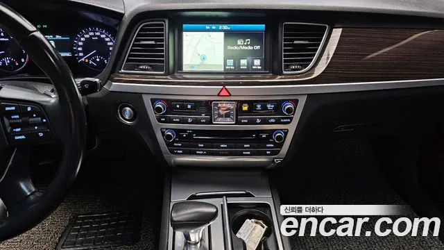 Genesis G80 2017 — фото 14