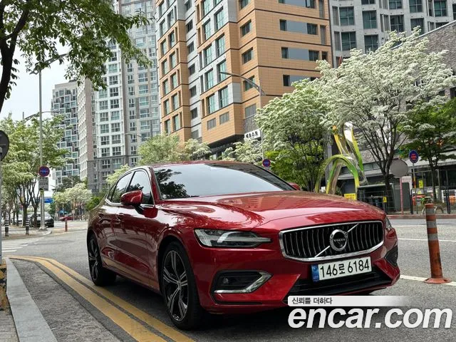 Volvo S60 2021 — фото 1