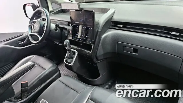 Hyundai Staria 2023 — фото 10