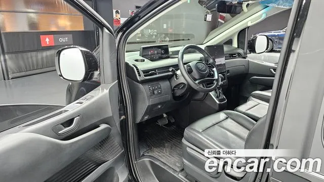 Hyundai Staria 2023 — фото 13