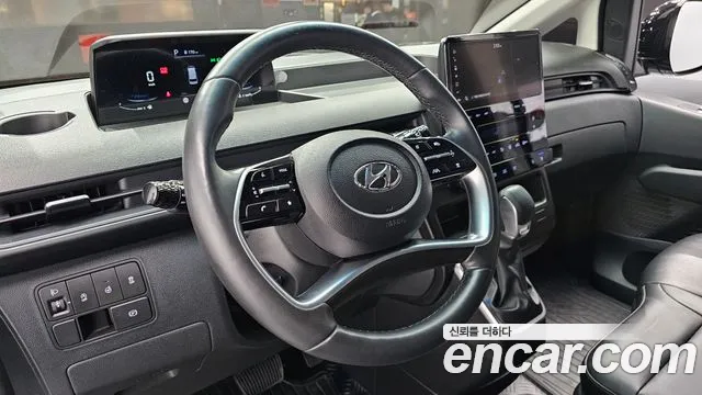 Hyundai Staria 2023 — фото 19