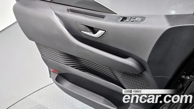 Hyundai Staria 2023 — фото 14