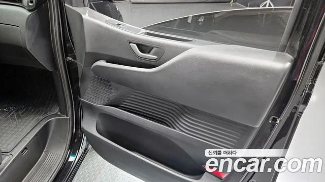 Hyundai Staria 2023 — фото 15