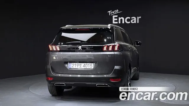 Peugeot 5008 2023 — фото 4