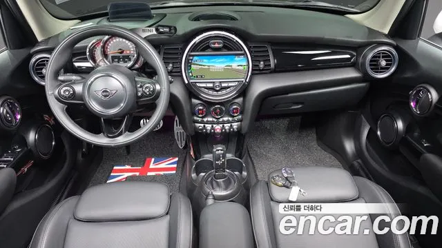Mini Cooper 2020 — фото 10