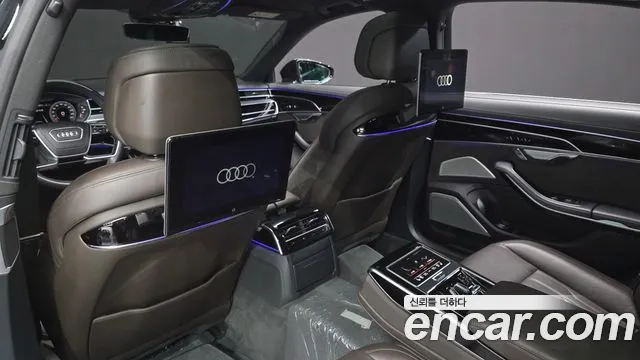 Audi A8 2021 — фото 17