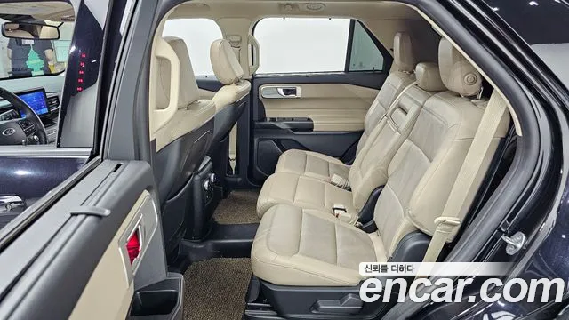 Ford Explorer 2020 — фото 18