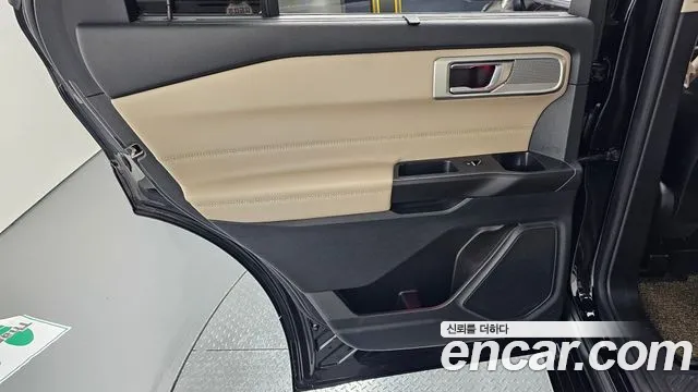 Ford Explorer 2020 — фото 15