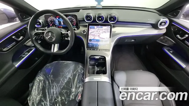 Mercedes-Benz C-Class 2024 — фото 10