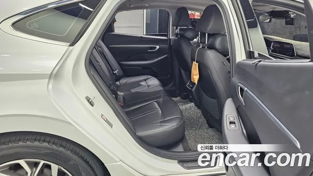 Hyundai Sonata 2021 — фото 18