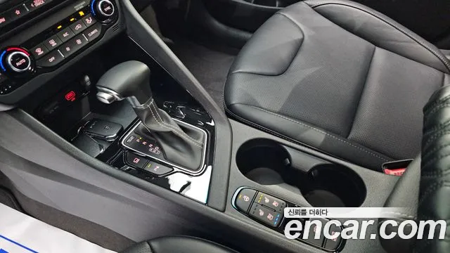 Kia Niro 2022 — фото 12