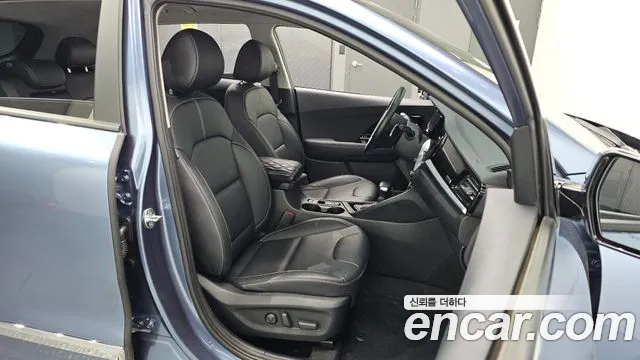 Kia Niro 2022 — фото 18