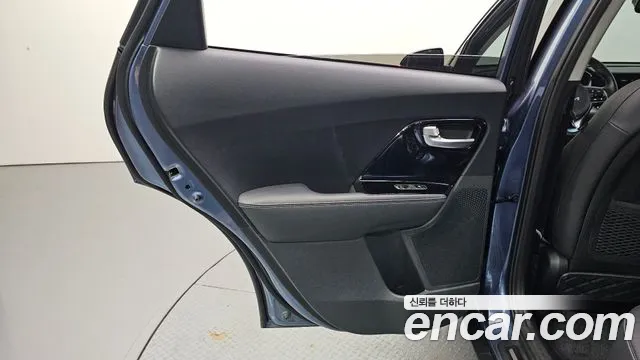 Kia Niro 2022 — фото 15