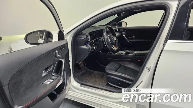 Mercedes-Benz A-Class 2022 — фото 12