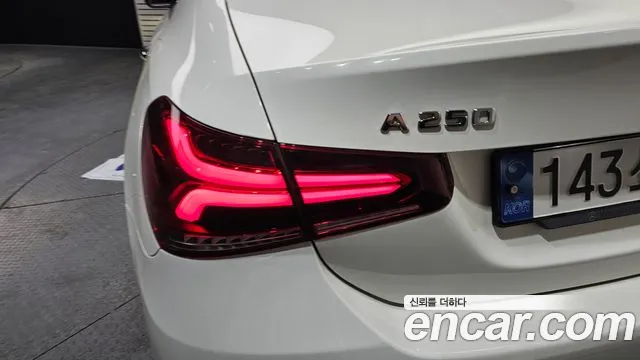 Mercedes-Benz A-Class 2022 — фото 8