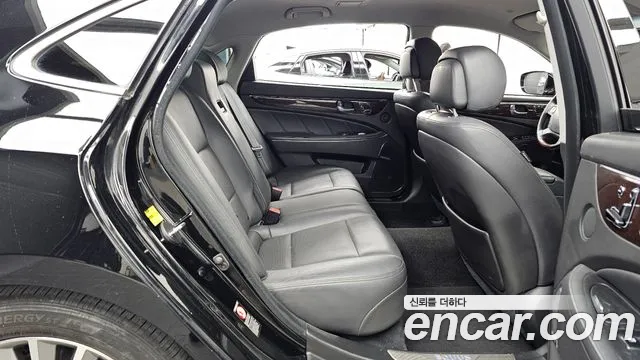 Hyundai Equus 2015 — фото 12