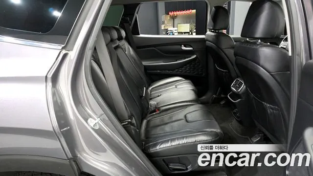 Hyundai Santafe 2019 — фото 18