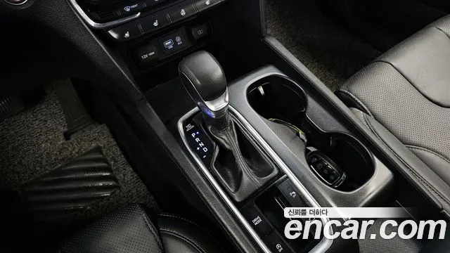 Hyundai Santafe 2019 — фото 12