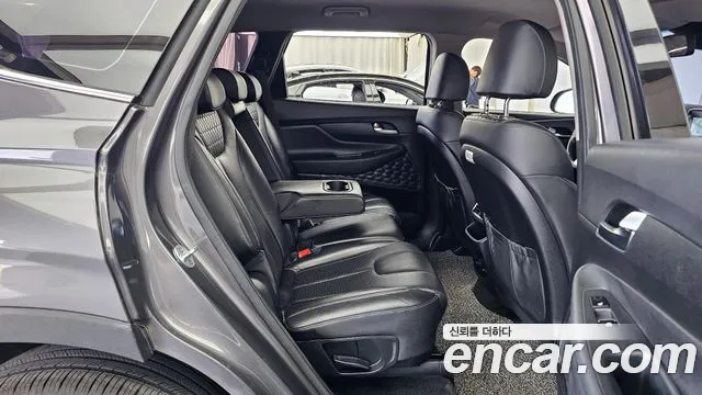 Hyundai Santafe 2019 — фото 18