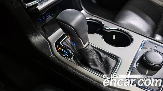 Jeep Cherokee 2019 — фото 12