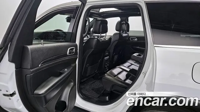 Jeep Cherokee 2019 — фото 18