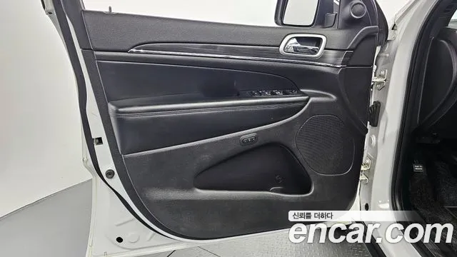 Jeep Cherokee 2019 — фото 14